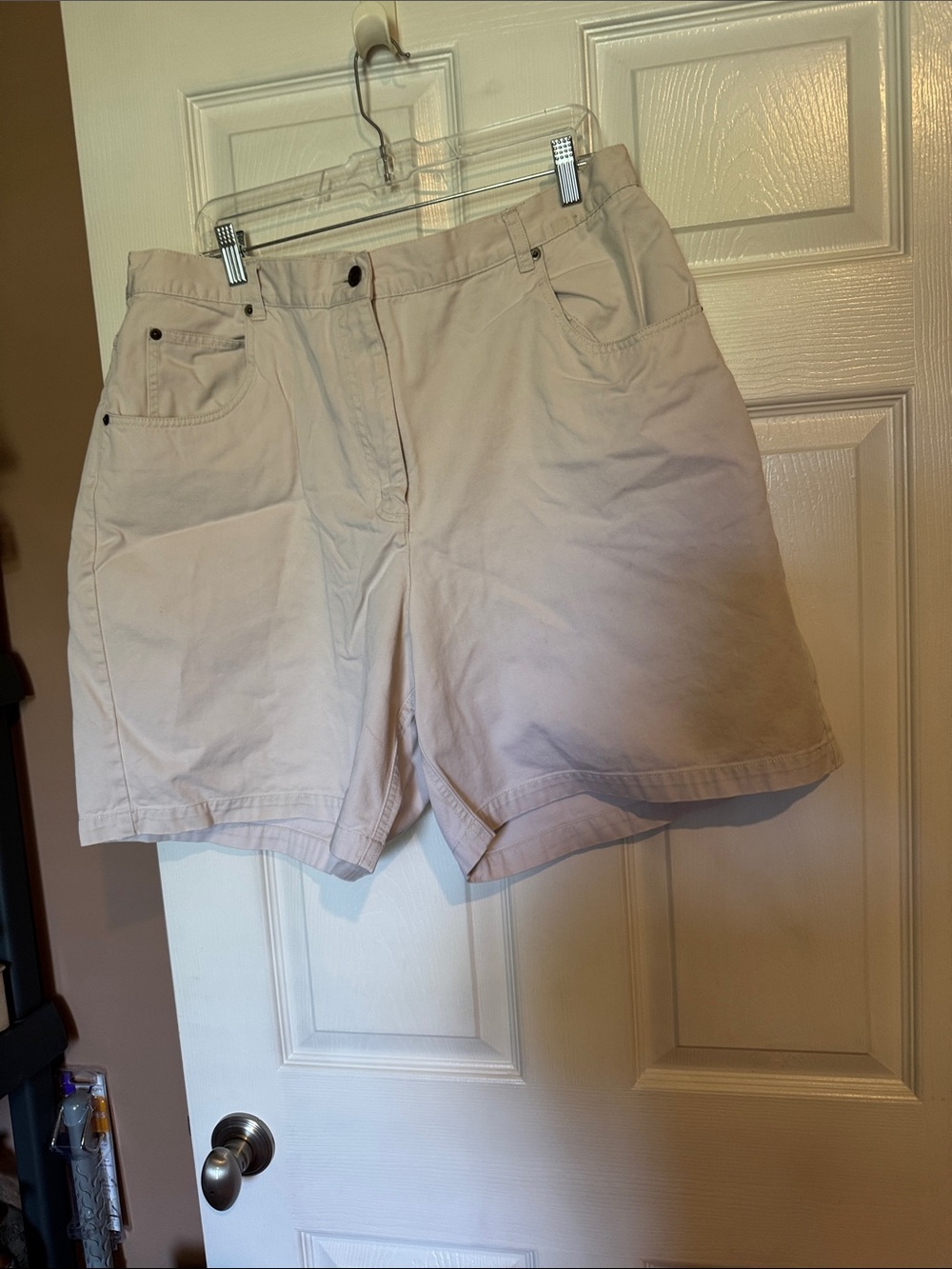 Classic Women’s High-Rise Cotton Shorts in Light Beige